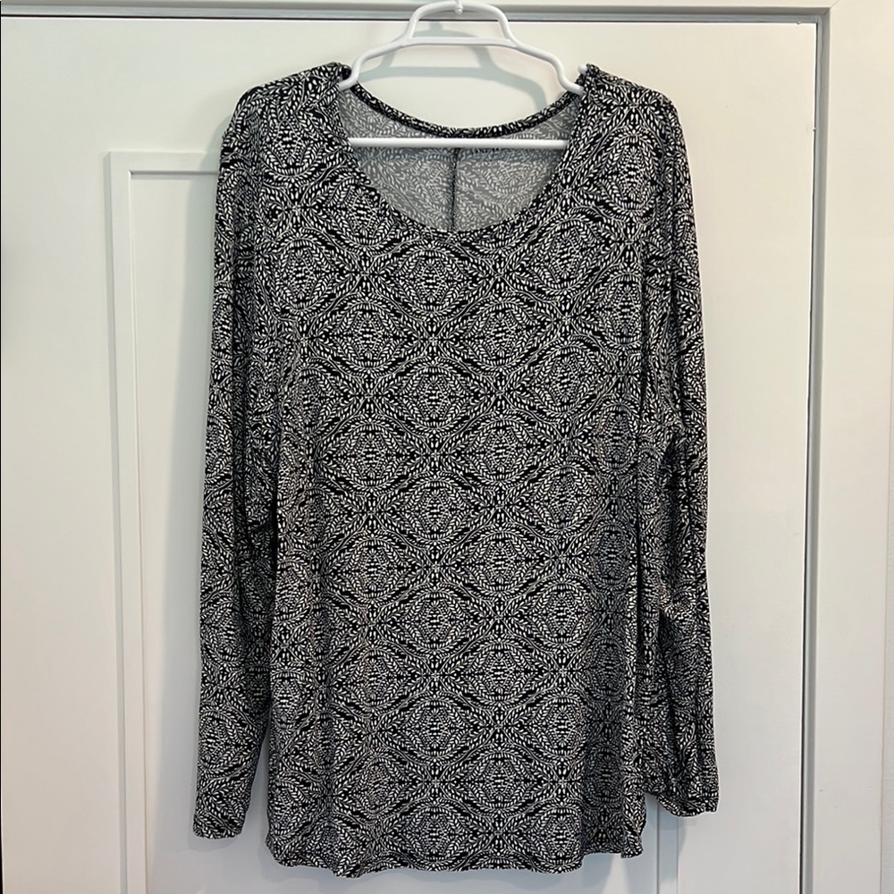 Black and White Patterned Women's Tunic